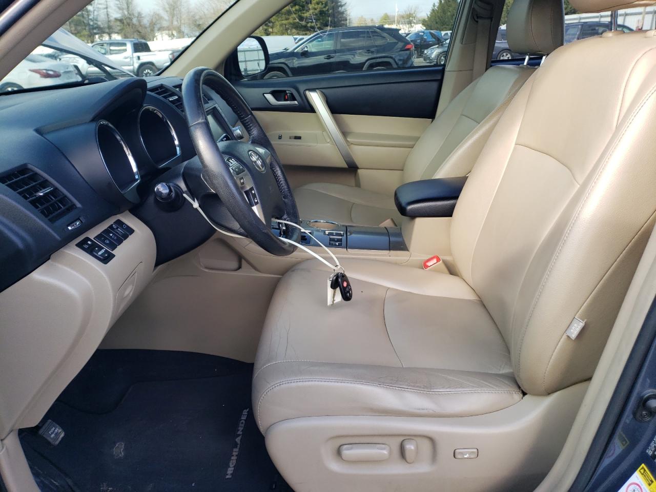 2012 Toyota Highlander - Image 7