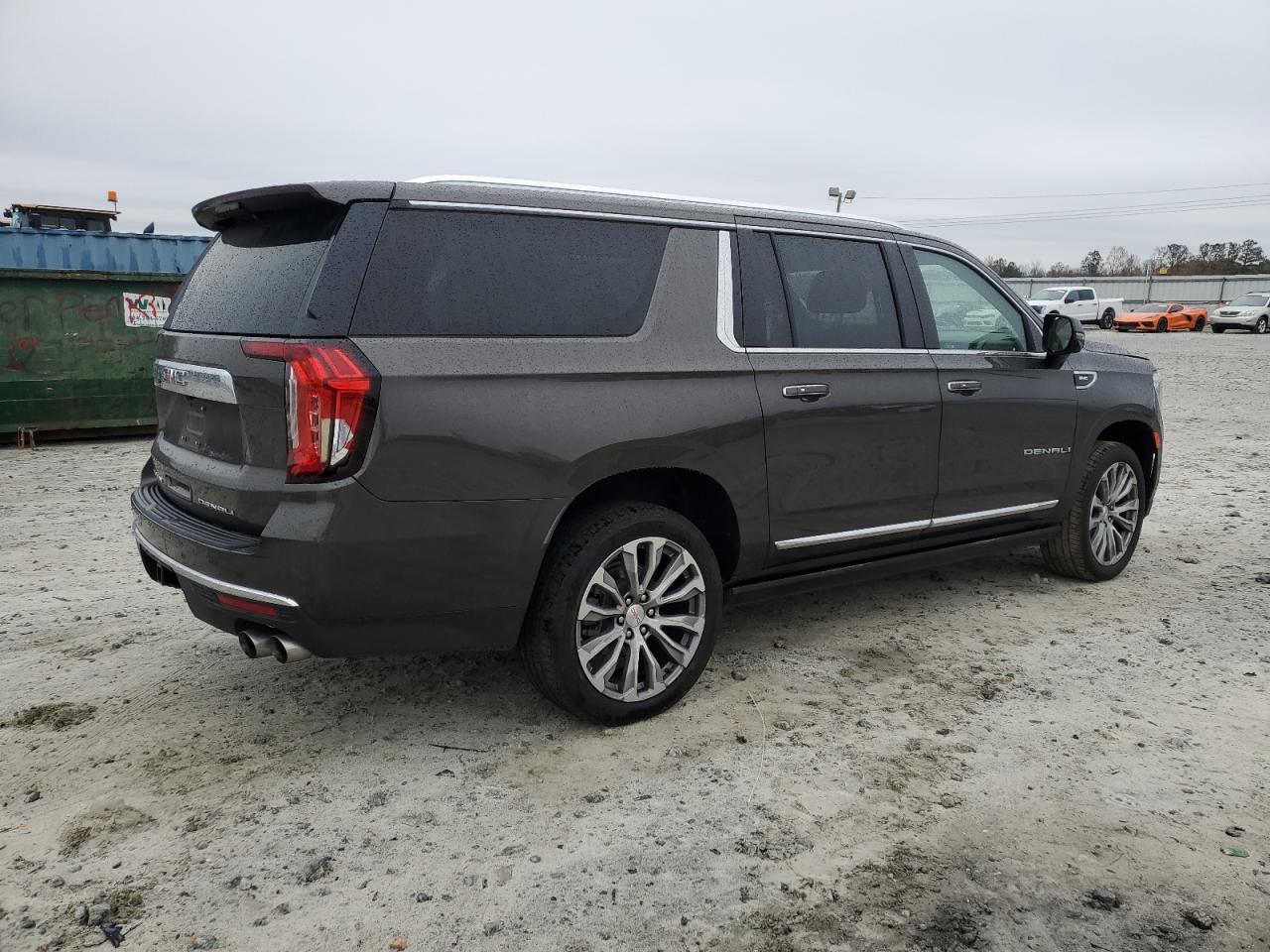 2021 GMC Yukon - Image 3