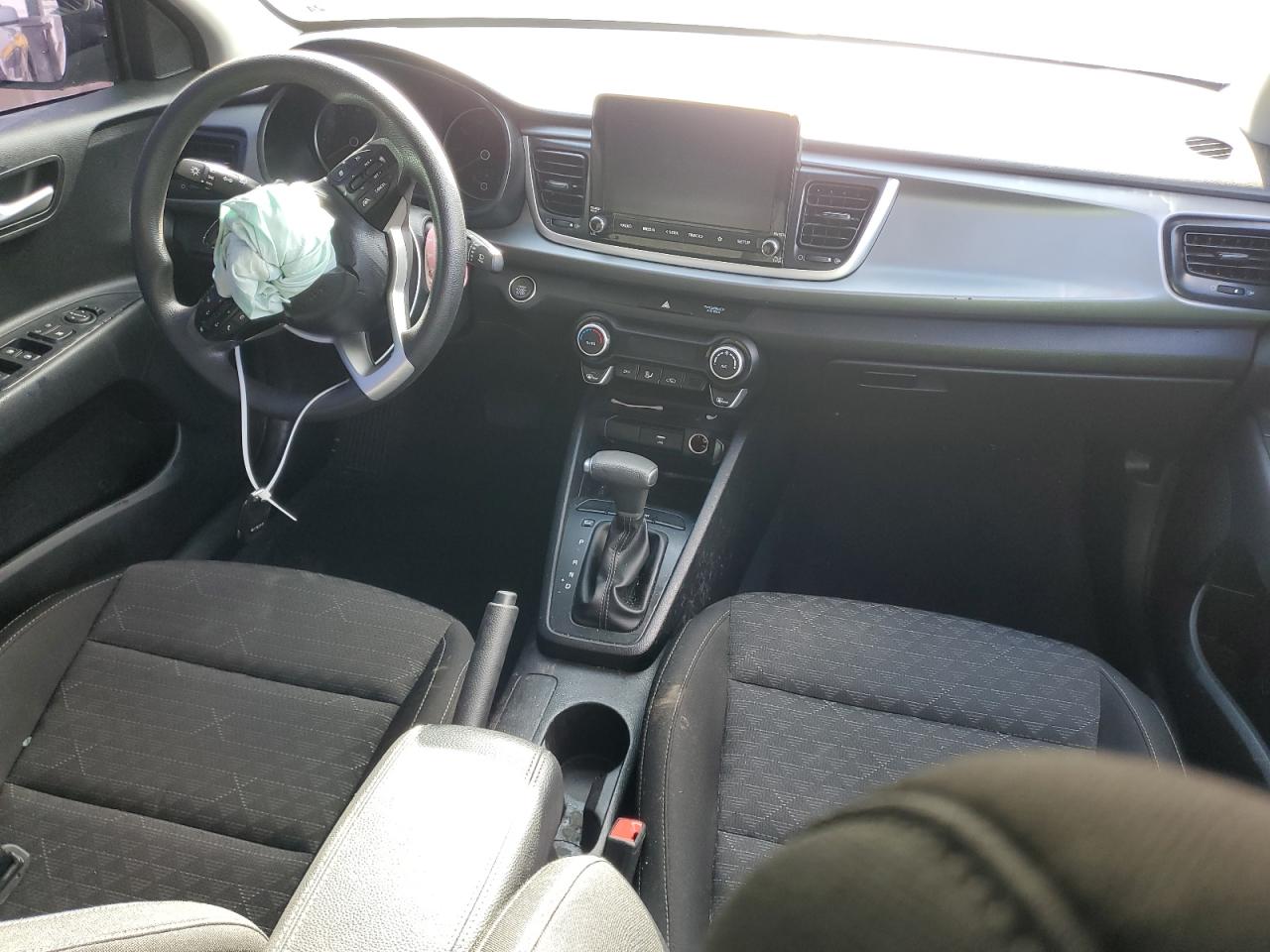 2023 Kia Rio - Image 8