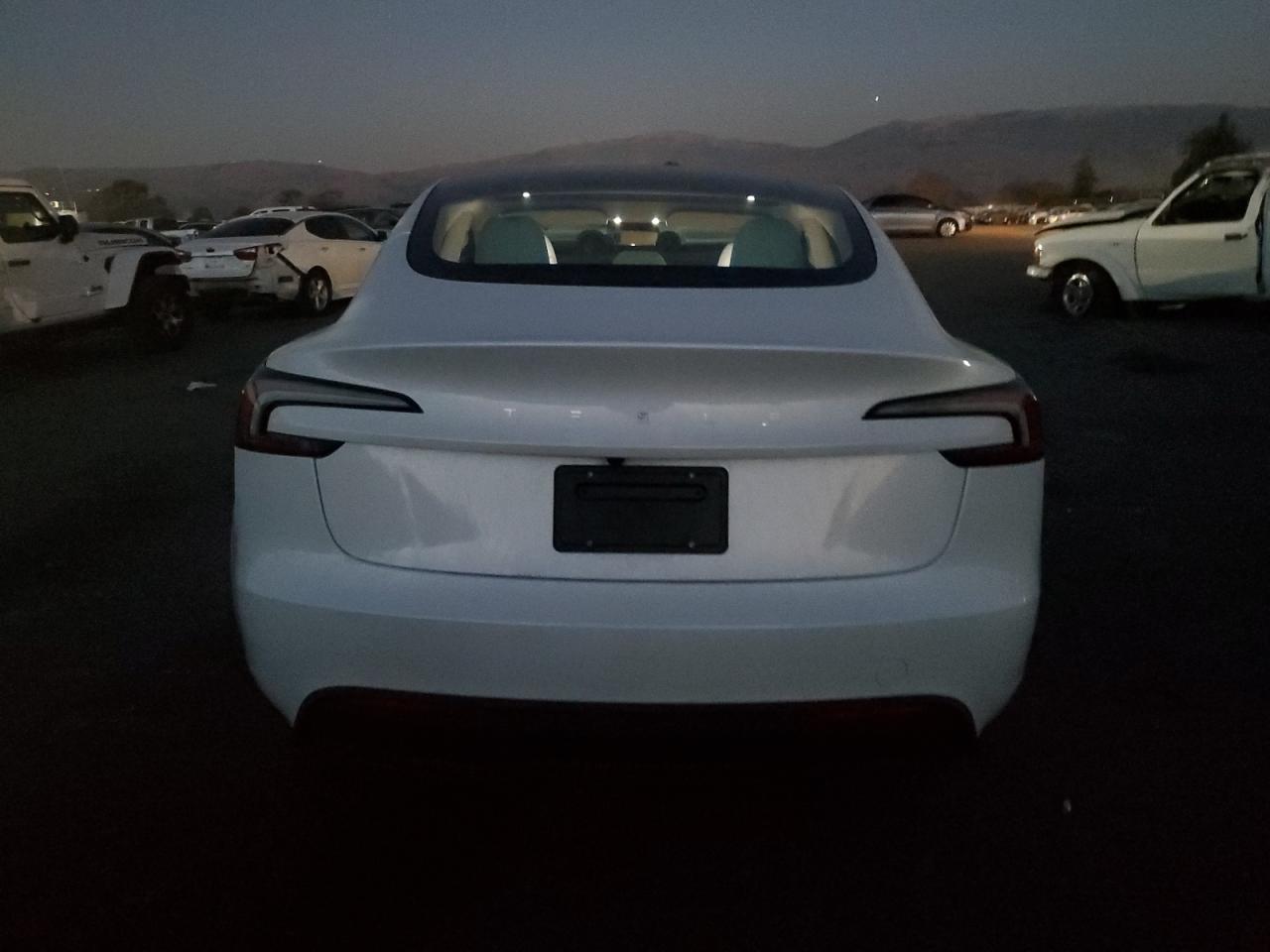 2025 Tesla Model 3 VIN: 5YJ3E1EA8SF889883 Lot: 83908854