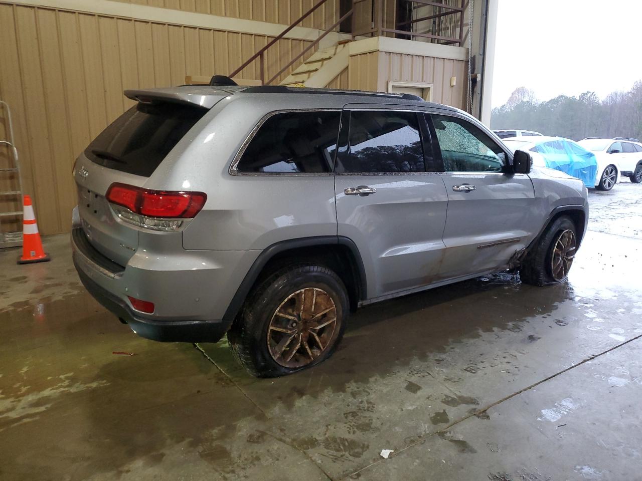 2021 Jeep Grand Cherokee - Image 3