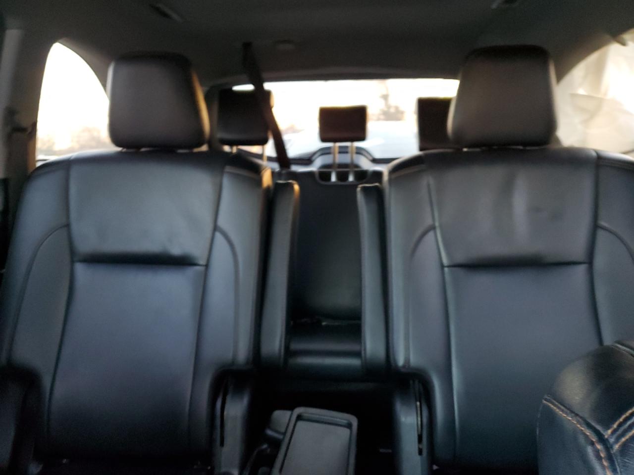 2019 Toyota Highlander - Image 10