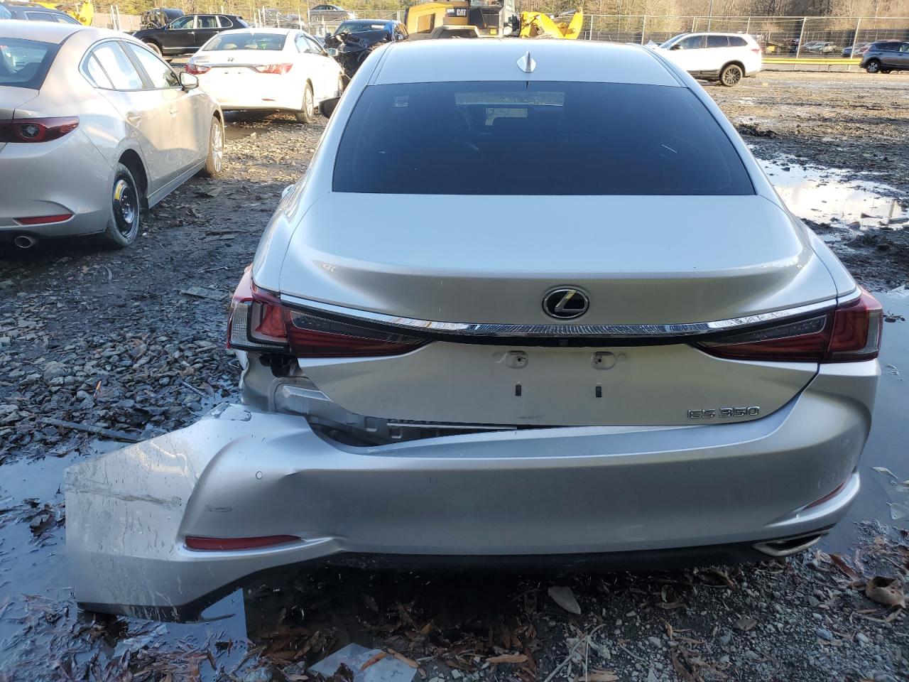2019 Lexus ES - Image 6