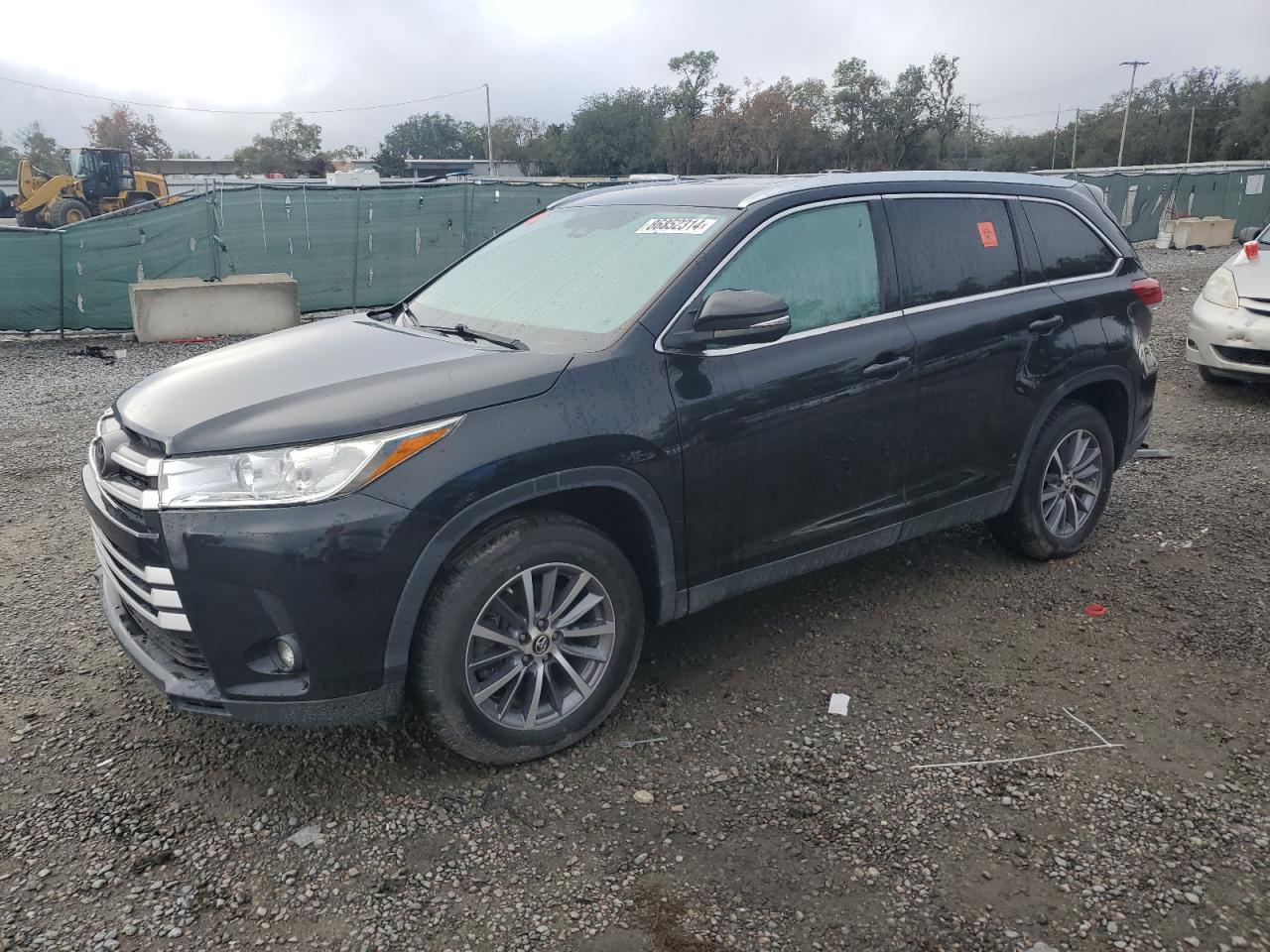 VIN 5TDKZRFH2KS554267 2019 TOYOTA HIGHLANDER no.1