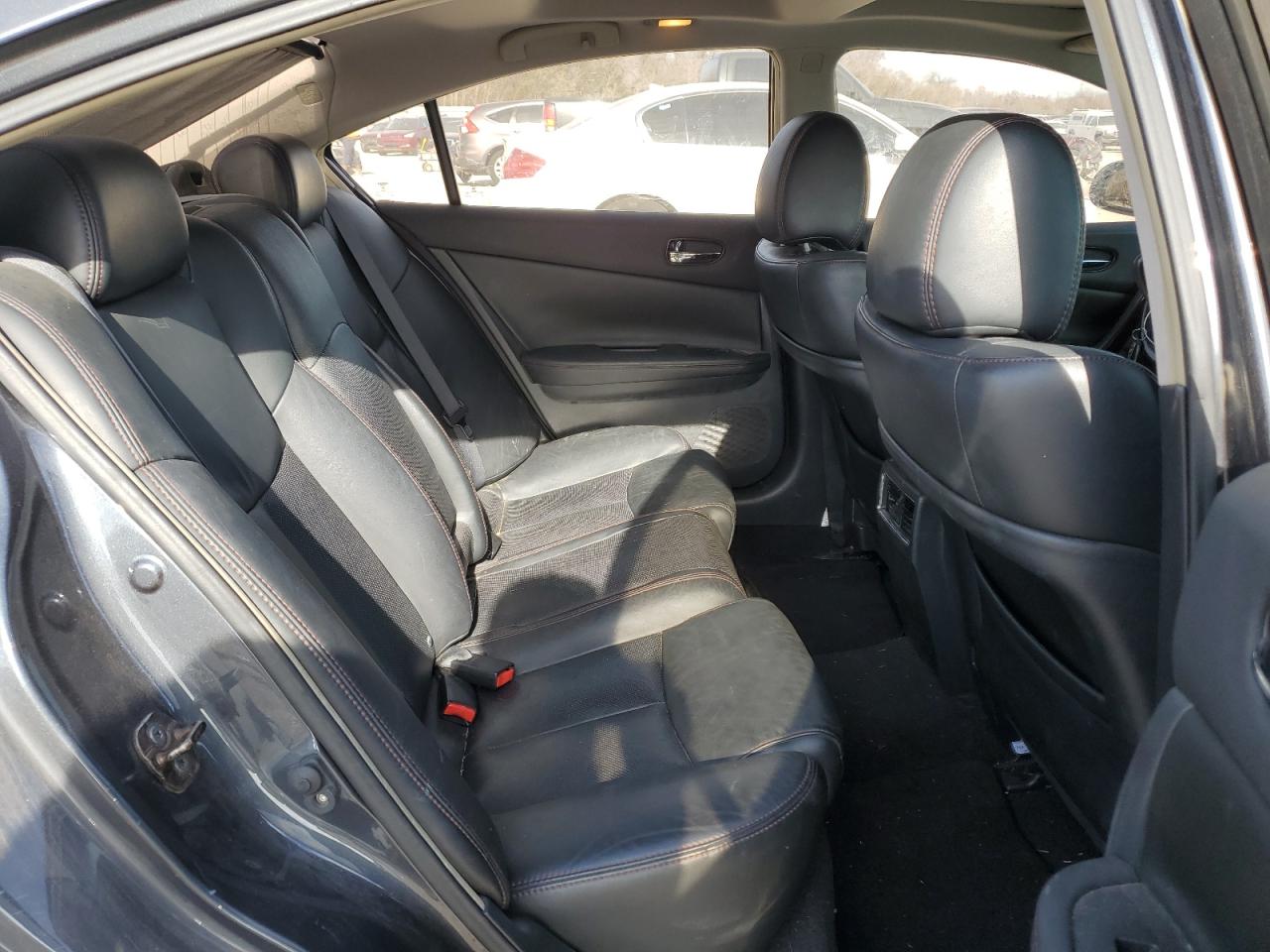 2010 Nissan Maxima - Image 10