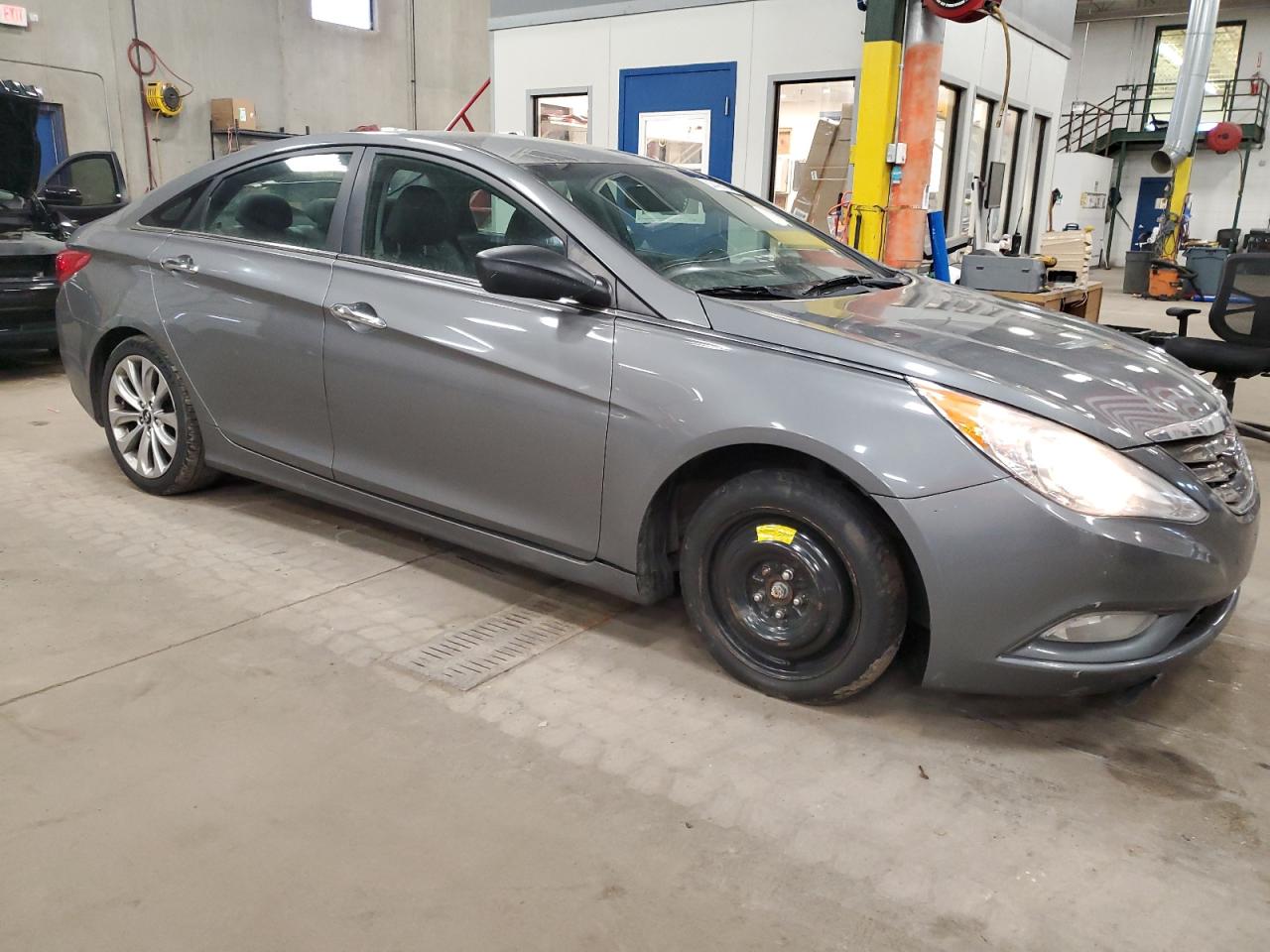 2013 Hyundai Sonata - Image 4