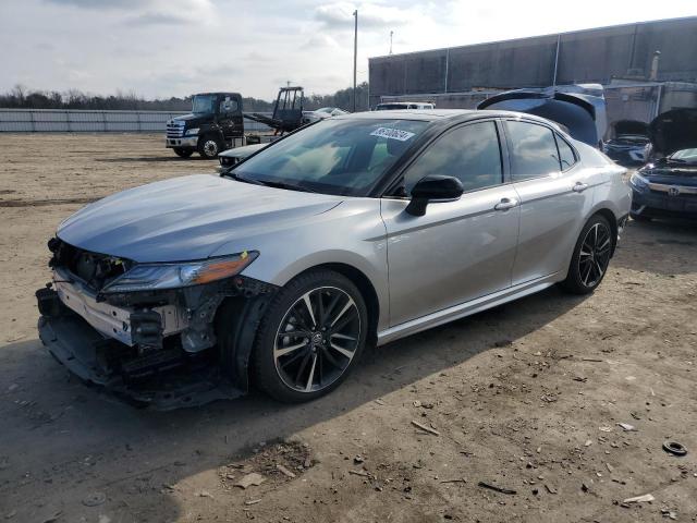  TOYOTA CAMRY 2019 Srebrny