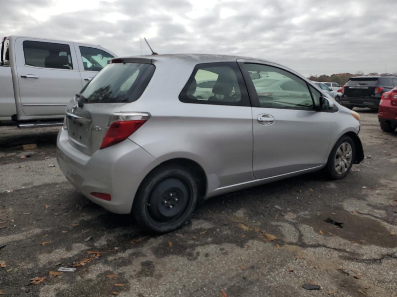 VIN JTDJTUD34DD542563 2013 TOYOTA YARIS no.3