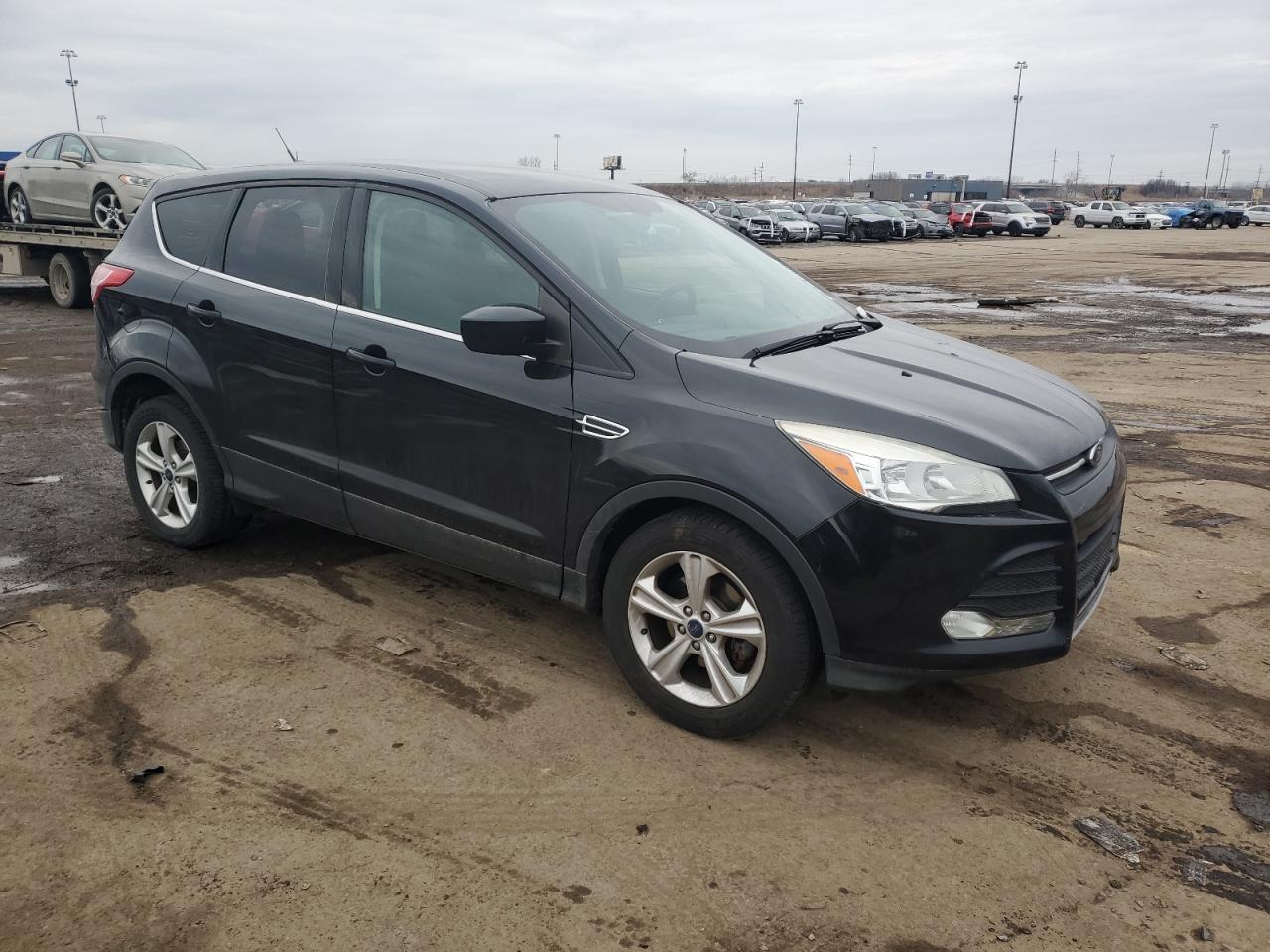 VIN 1FMCU0GX5EUE38108 2014 FORD ESCAPE no.4