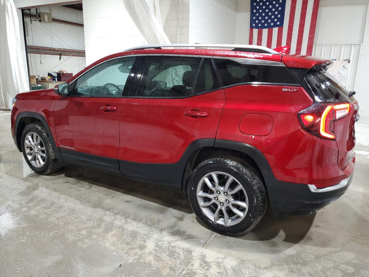 2022 GMC Terrain - Image 2