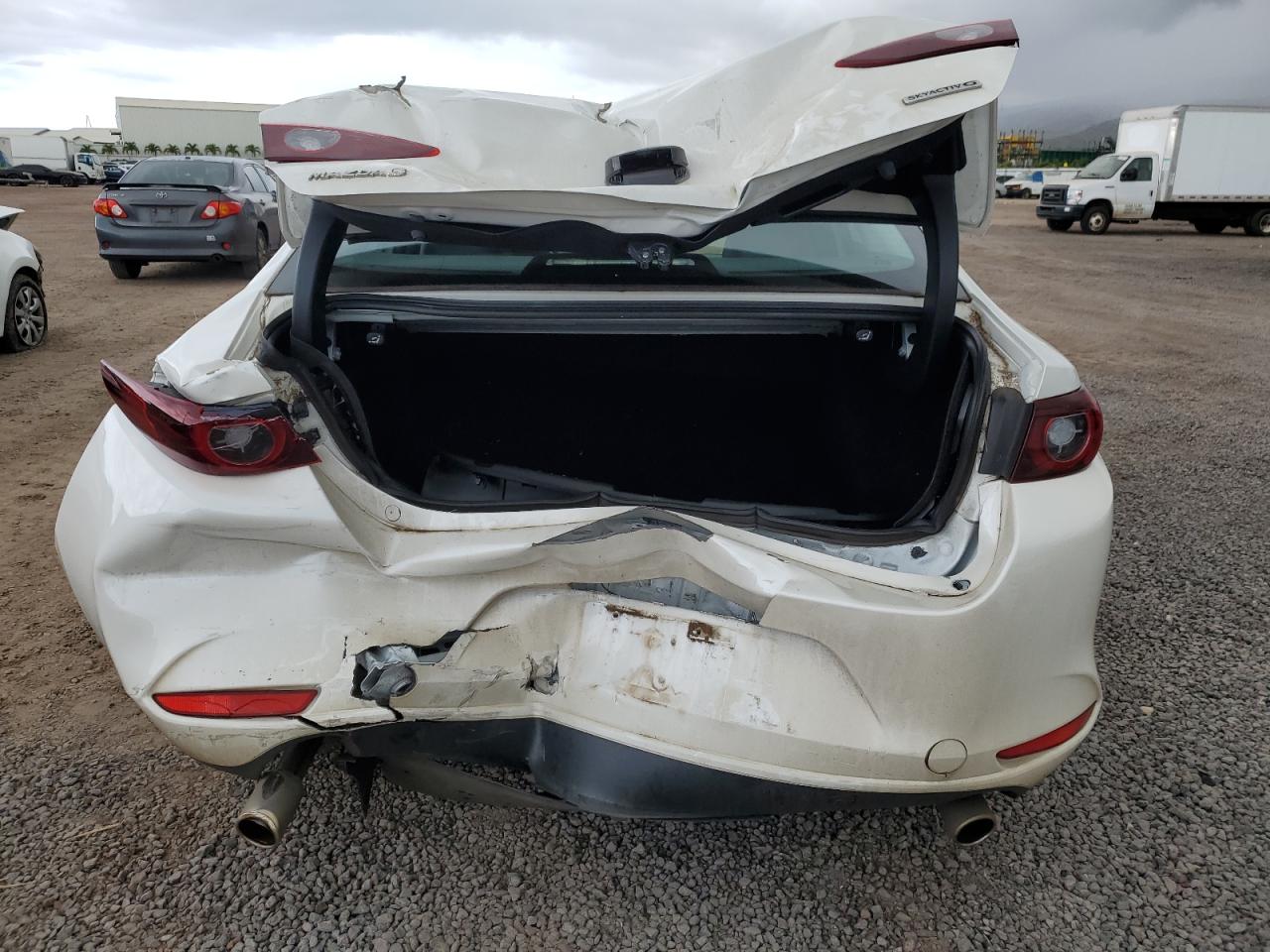 2022 Mazda 3 Preferred VIN: 3MZBPACLXNM318130 Lot: 84111884