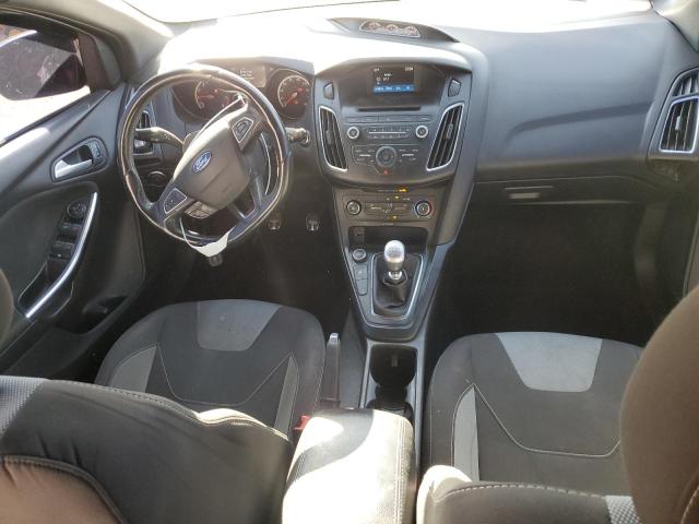  FORD FOCUS 2017 Червоний