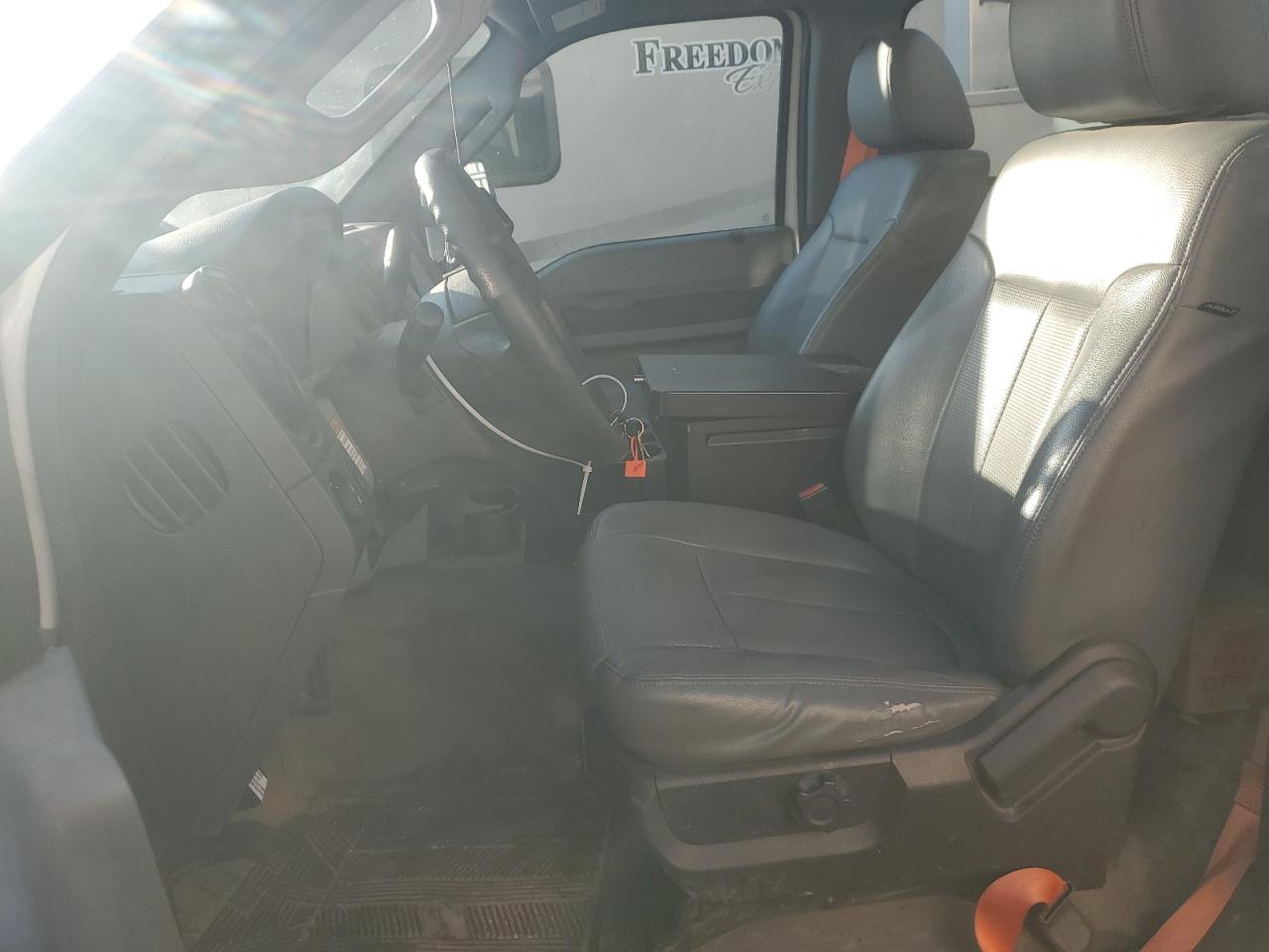 2015 Ford F450 Super Duty VIN: 1FDUF4GY1FEC92879 Lot: 85100924