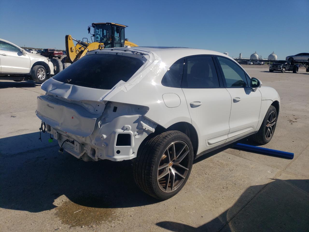 2024 Porsche Macan - Image 3