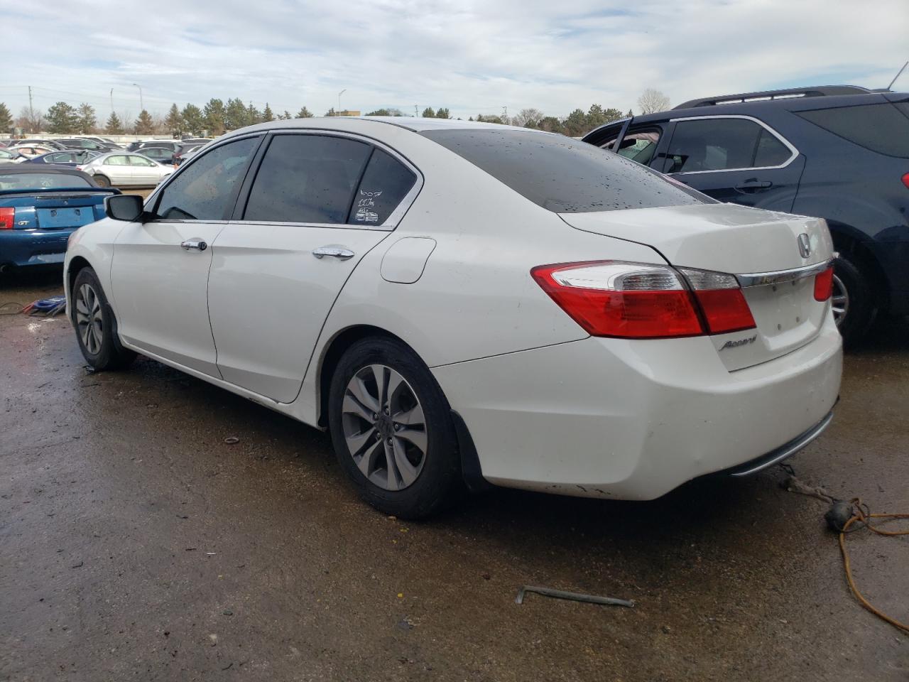 VIN 1HGCR2F35FA261323 2015 HONDA ACCORD no.2