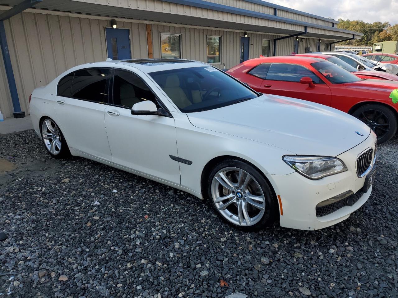 VIN WBAYE8C53DDE22353 2013 BMW 7 SERIES no.4