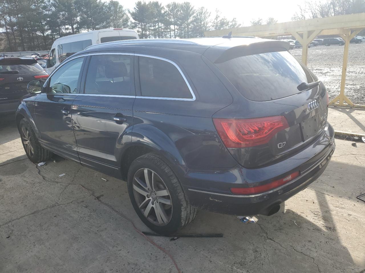 VIN WA1LGAFE2FD013765 2015 AUDI Q7 no.2