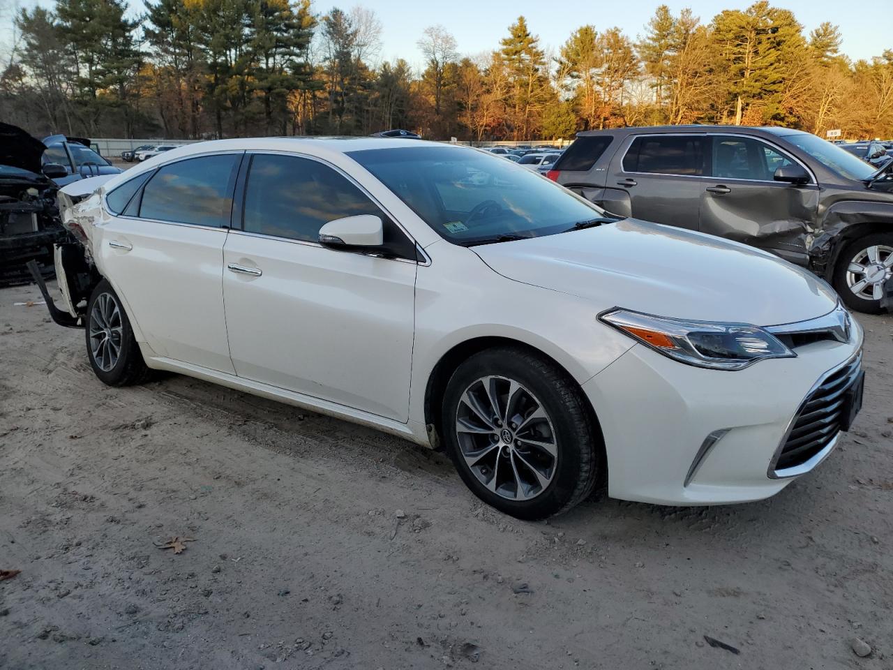 VIN 4T1BK1EBXGU215032 2016 TOYOTA AVALON no.4