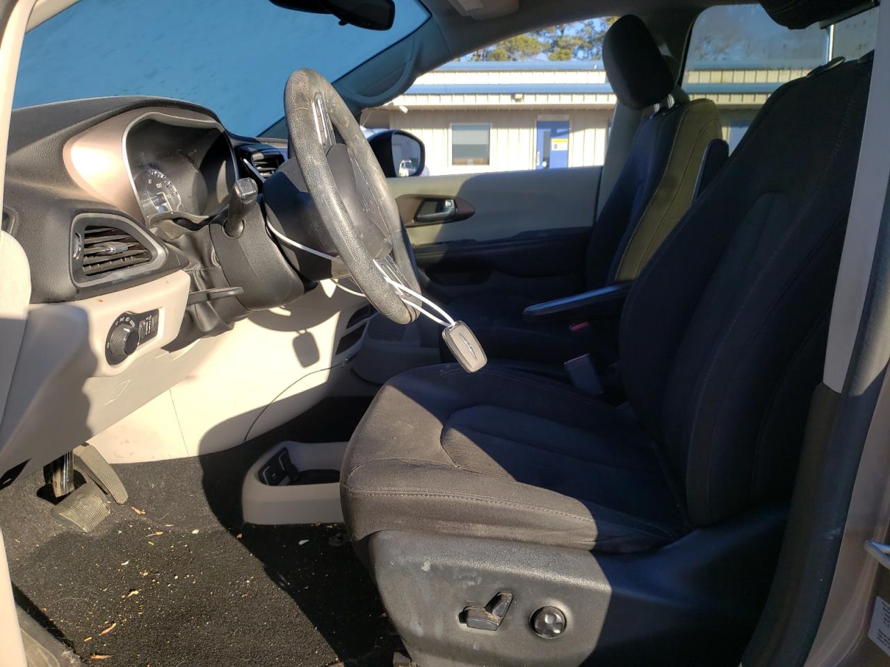 2017 Chrysler Pacifica Touring VIN: 2C4RC1DG8HR610595 Lot: 85560574