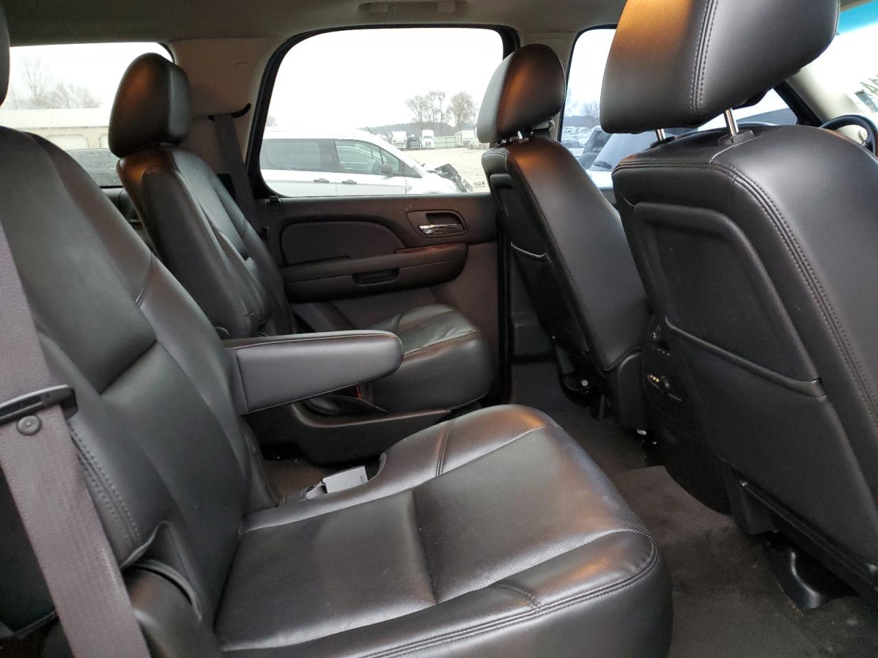 2013 Chevrolet Tahoe - Image 11