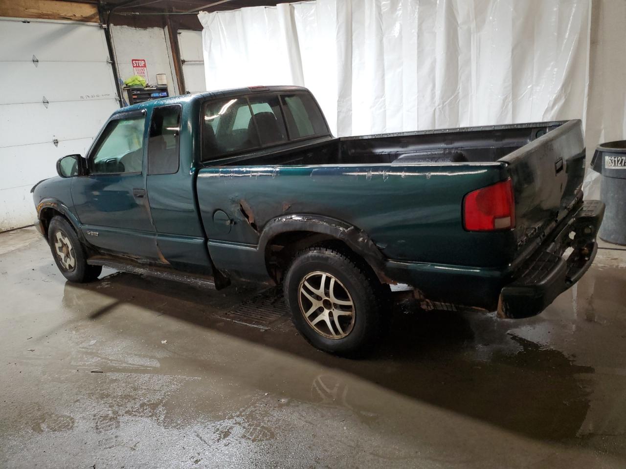 1998 Chevrolet S-10 Pickup - Image 2