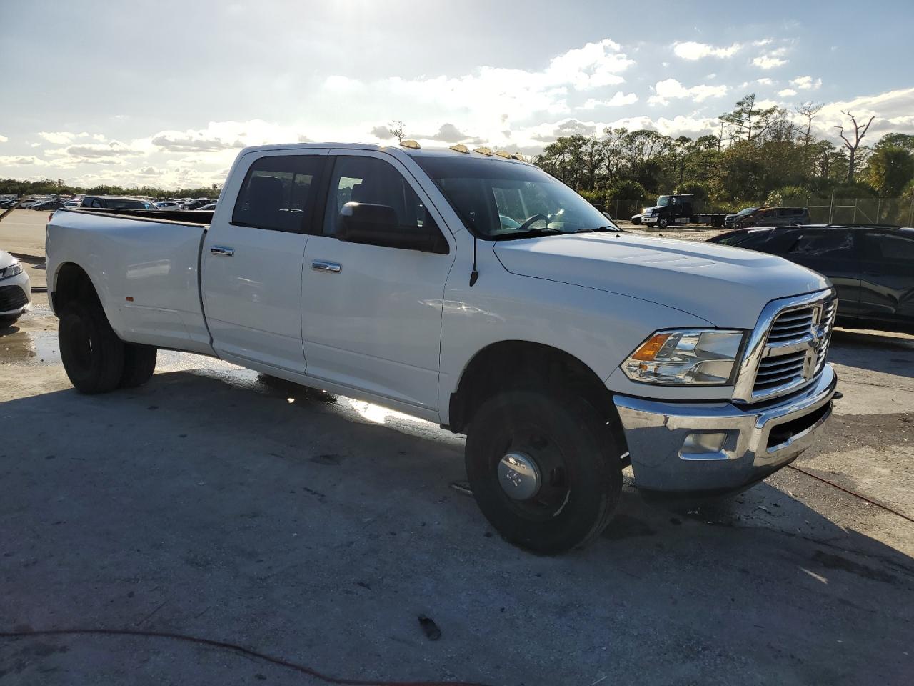 VIN 3C63RRHL9GG190786 2016 RAM All Models no.4