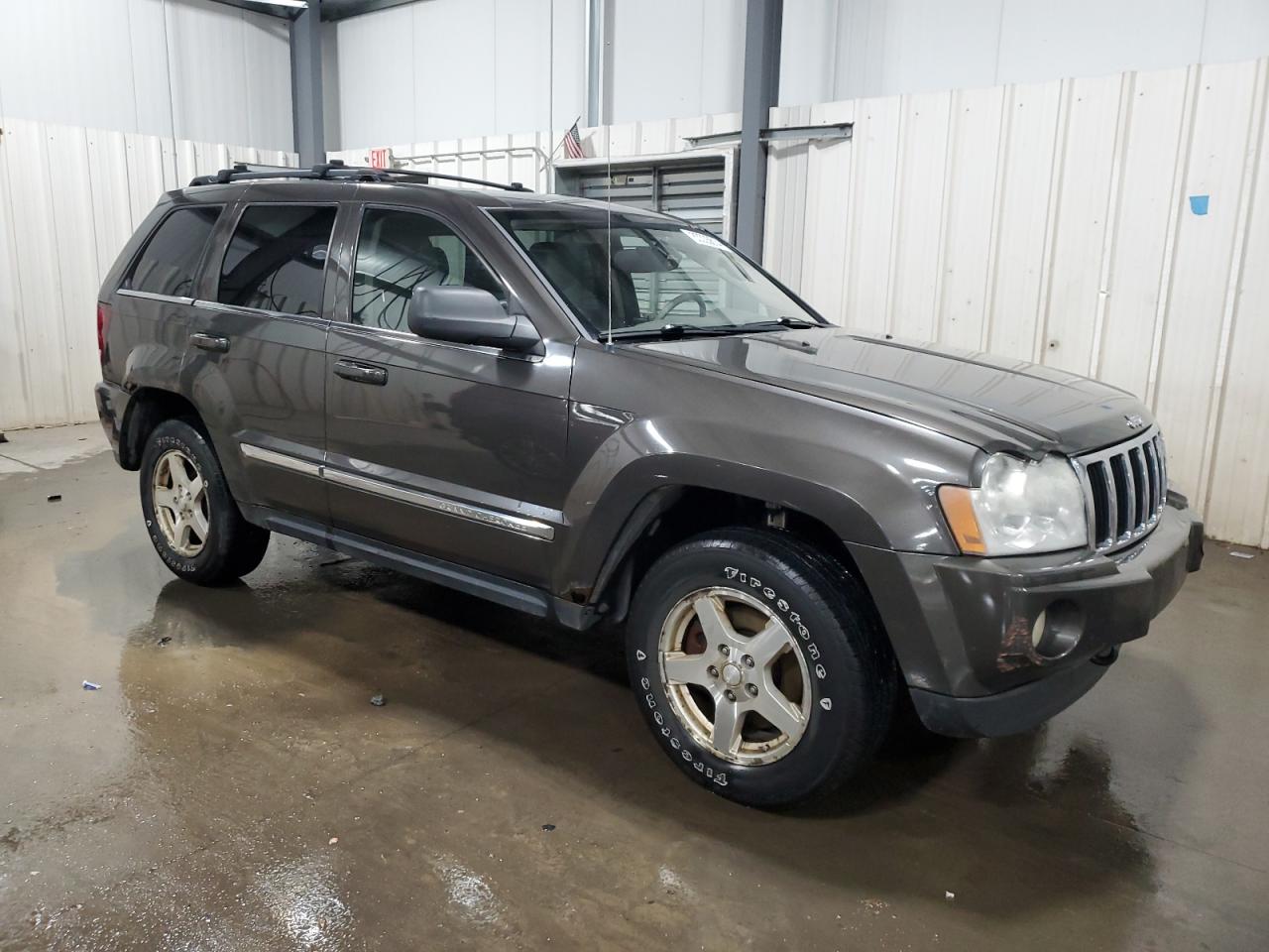 2005 Jeep Grand Cherokee - Image 4