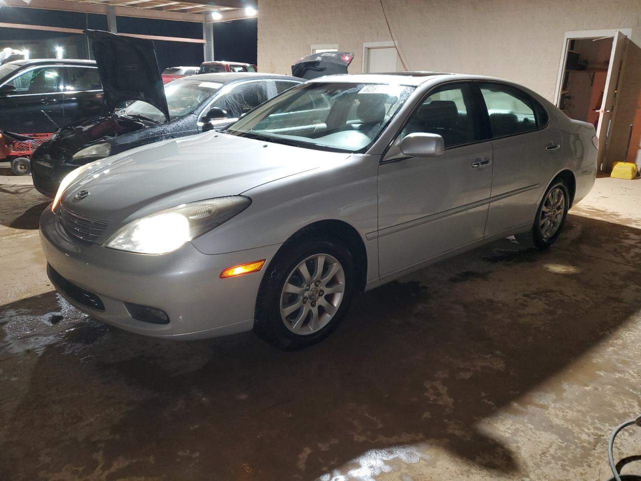 2004 Lexus ES - Image 1