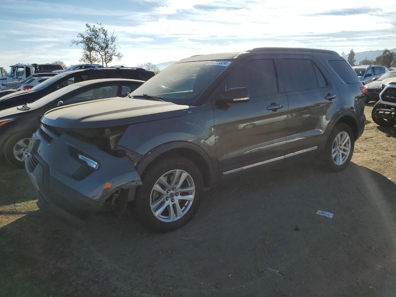 VIN 1FM5K8D88JGC73318 2018 FORD EXPLORER no.1