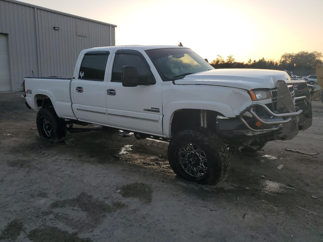 2006 Chevrolet Silverado - Image 4