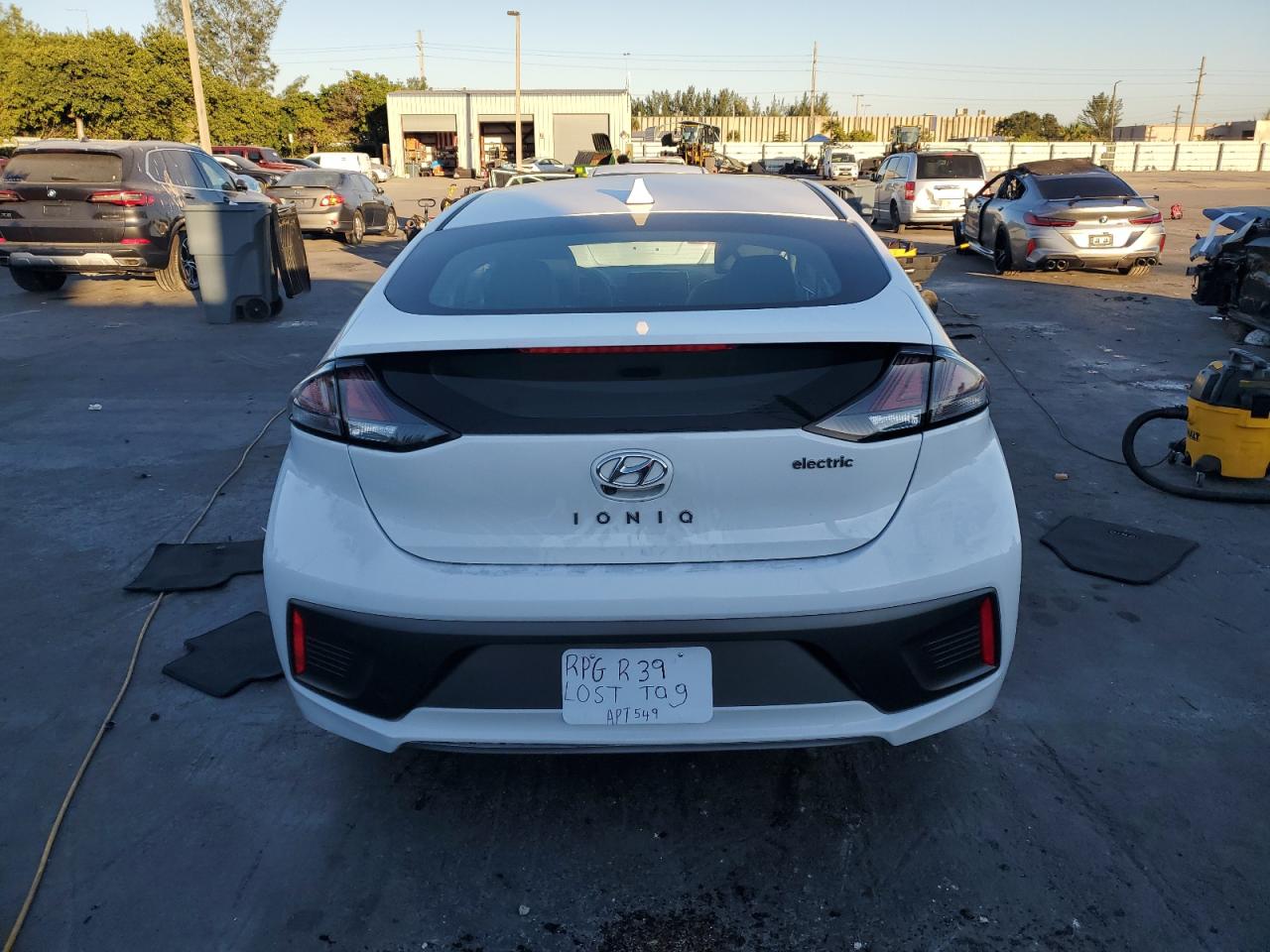 2021 Hyundai Ioniq Limited VIN: KMHC85LJ6MU081927 Lot: 83955944