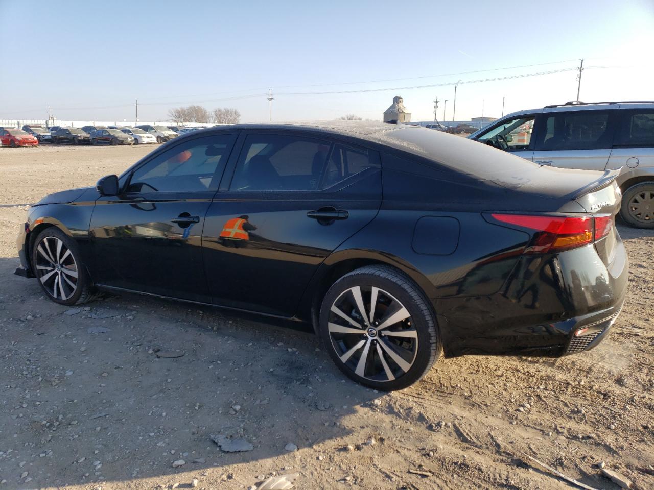 2019 Nissan Altima - Image 2