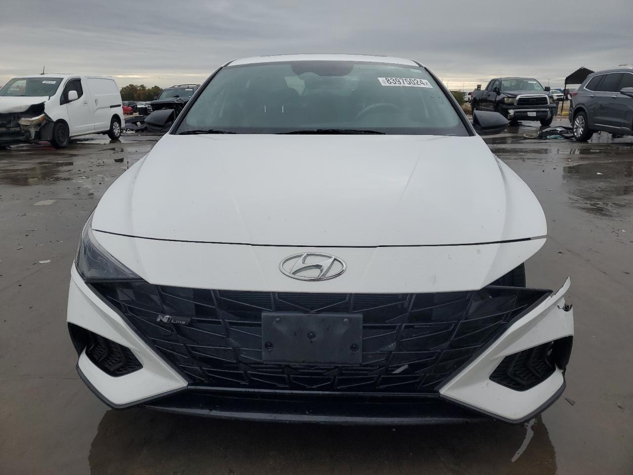 2022 Hyundai Elantra - Image 5