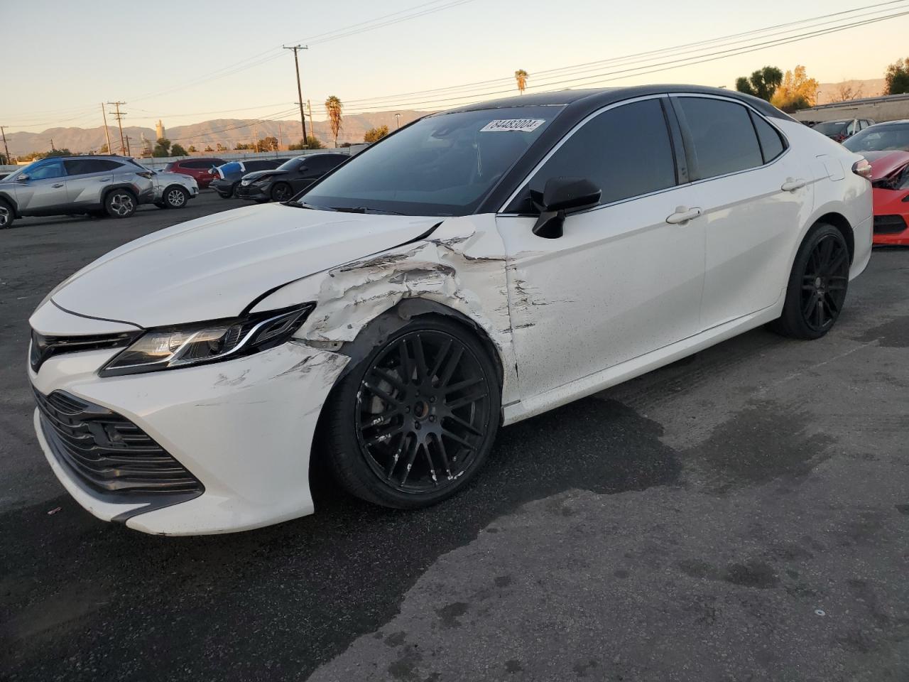 VIN JTNB11HK4J3045018 2018 TOYOTA CAMRY no.1