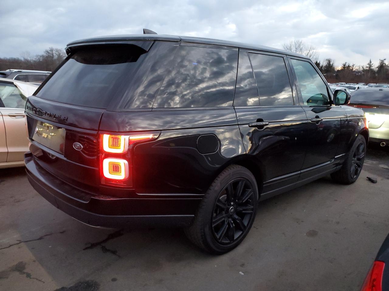 VIN SALGS2SV1KA551587 2019 LAND ROVER RANGEROVER no.3