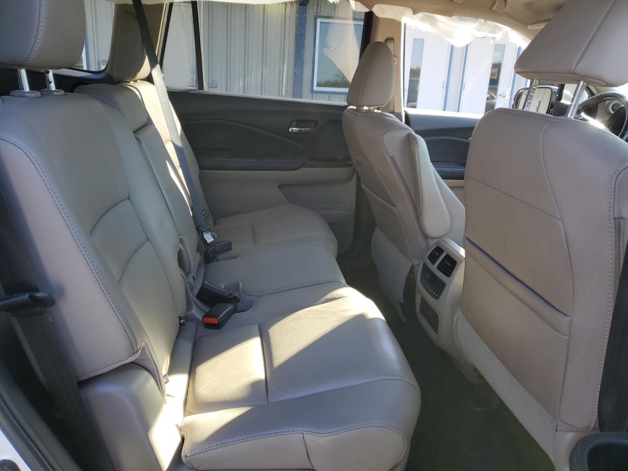 2018 Honda Pilot - Image 12