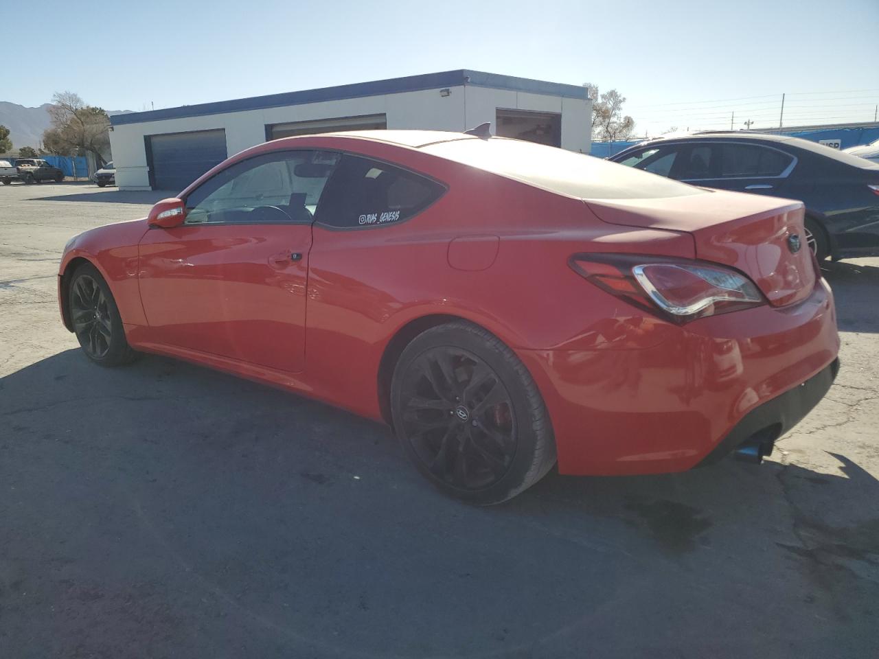 2015 Hyundai Genesis - Image 2