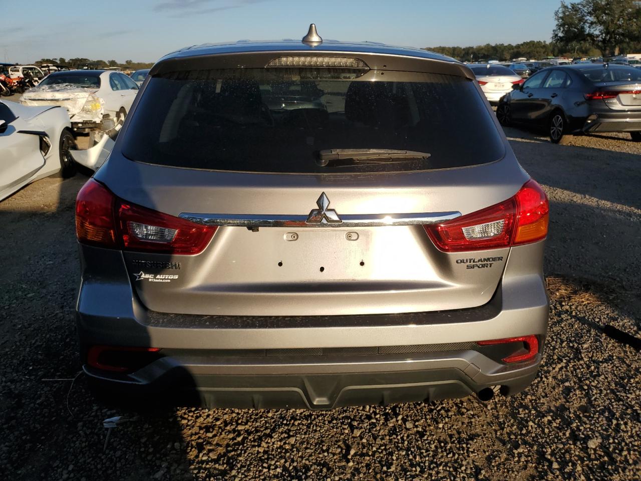 2018 Mitsubishi Outlander - Image 6