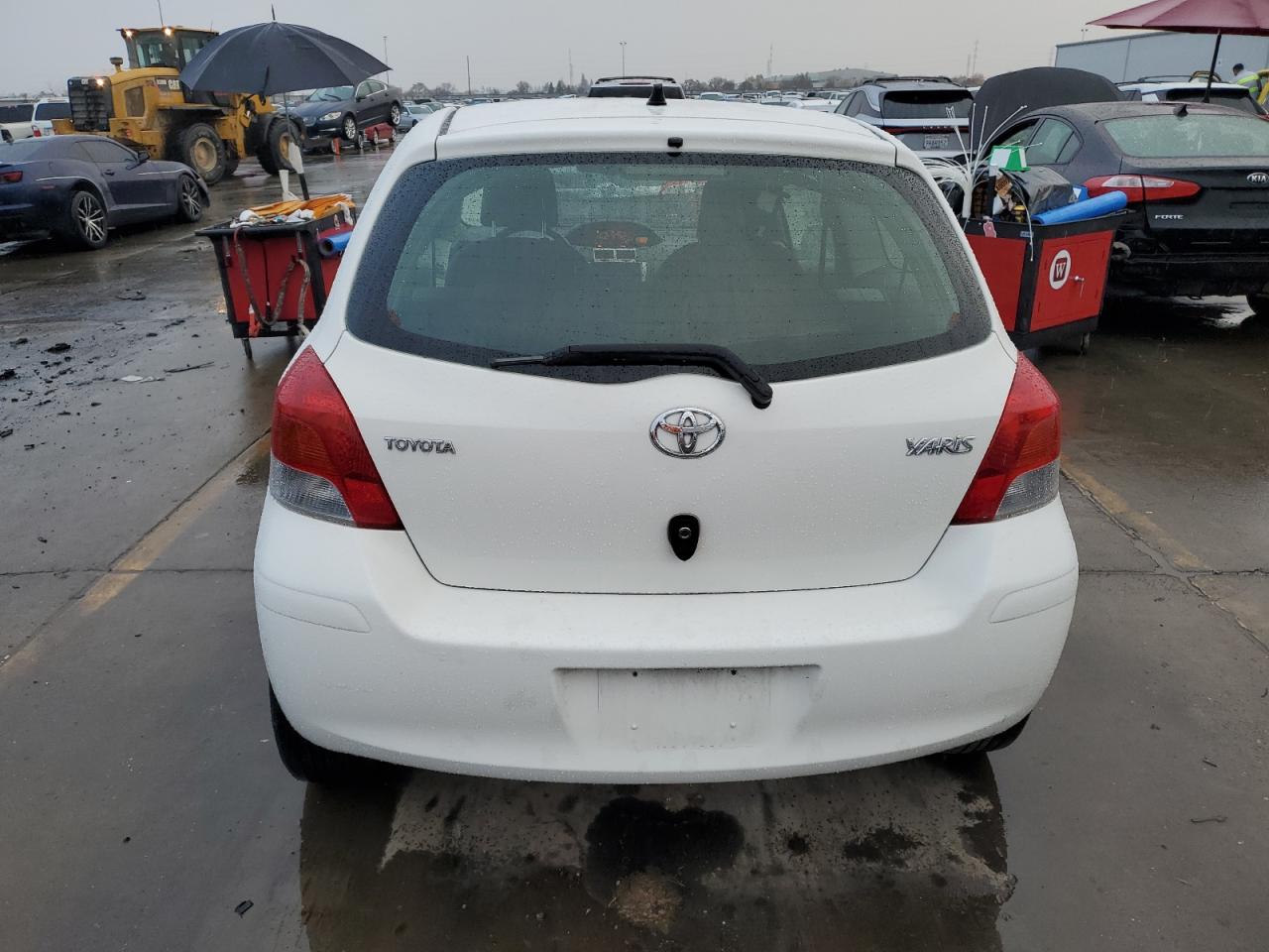 2010 Toyota Yaris VIN: JTDJT4K35A5320266 Lot: 84712394