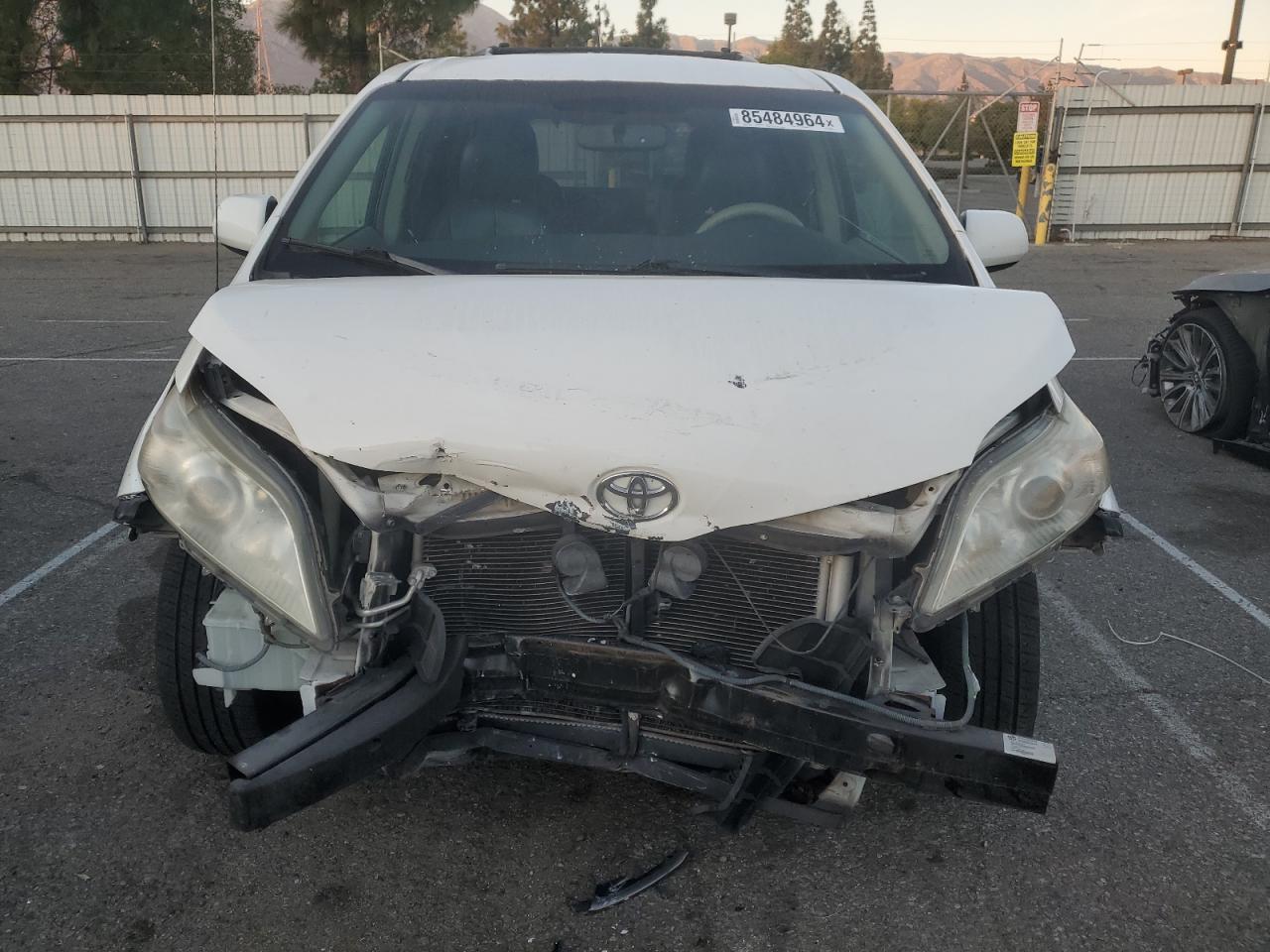 VIN 5TDKK3DC8ES443882 2014 TOYOTA All Models no.5