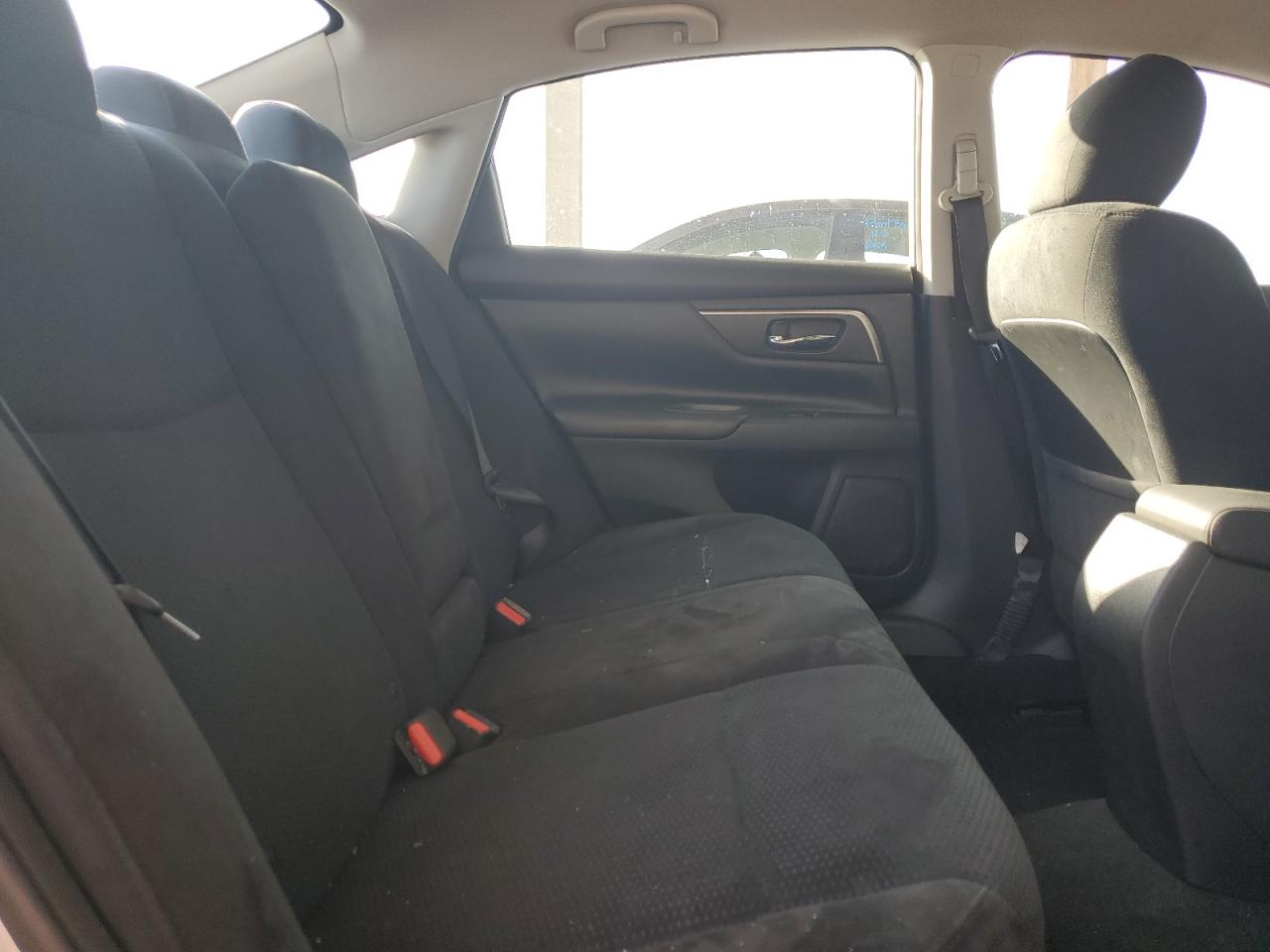 2015 Nissan Altima - Image 10