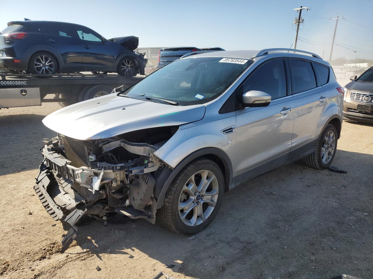 VIN 1FMCU0J92FUB39672 2015 FORD ESCAPE no.1