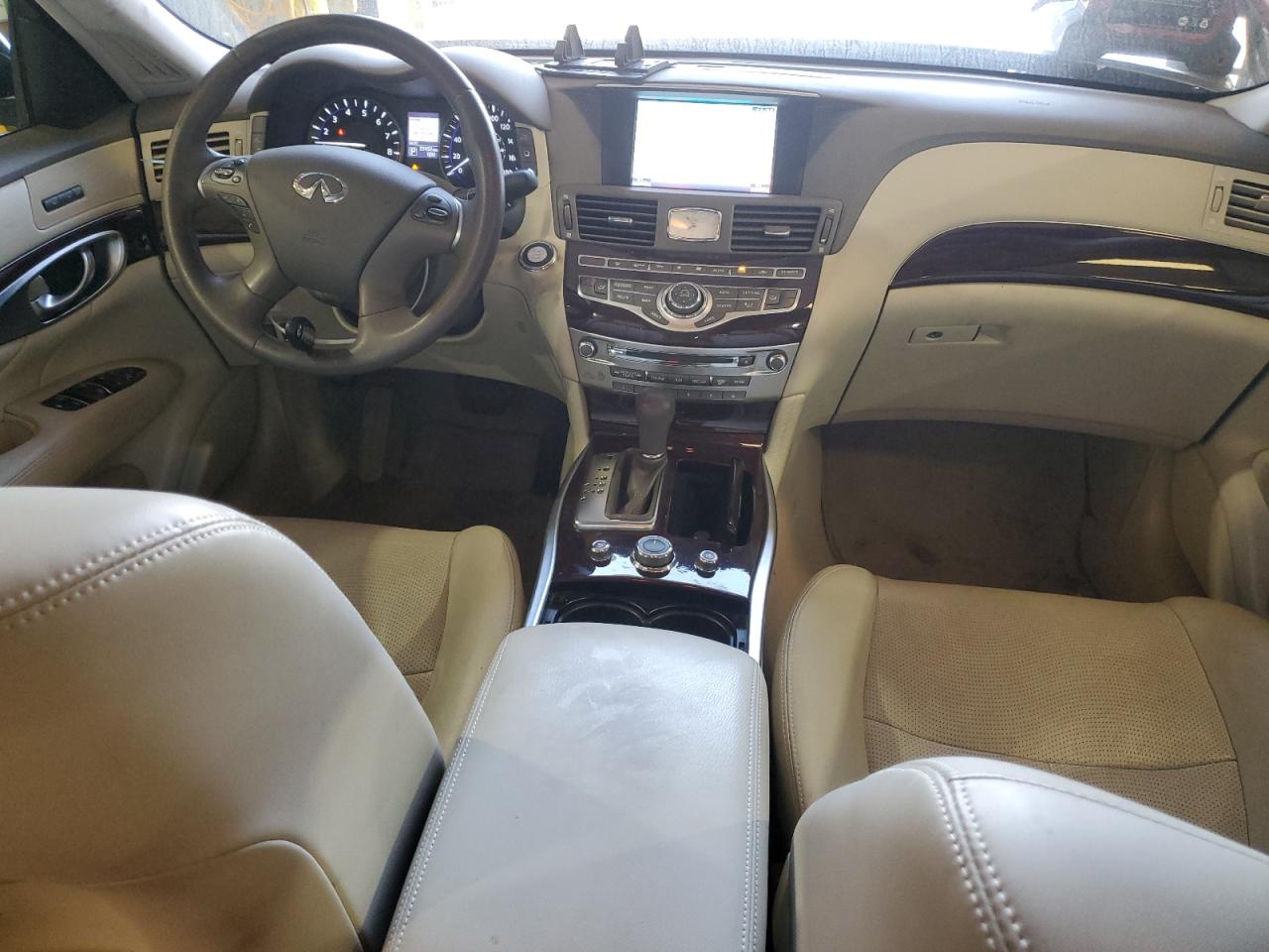 VIN JN1BY1AP2GM220183 2016 INFINITI Q70 no.8