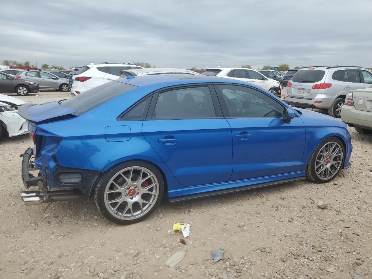 VIN WAUB1GFF9J1037941 2018 AUDI S3 no.3