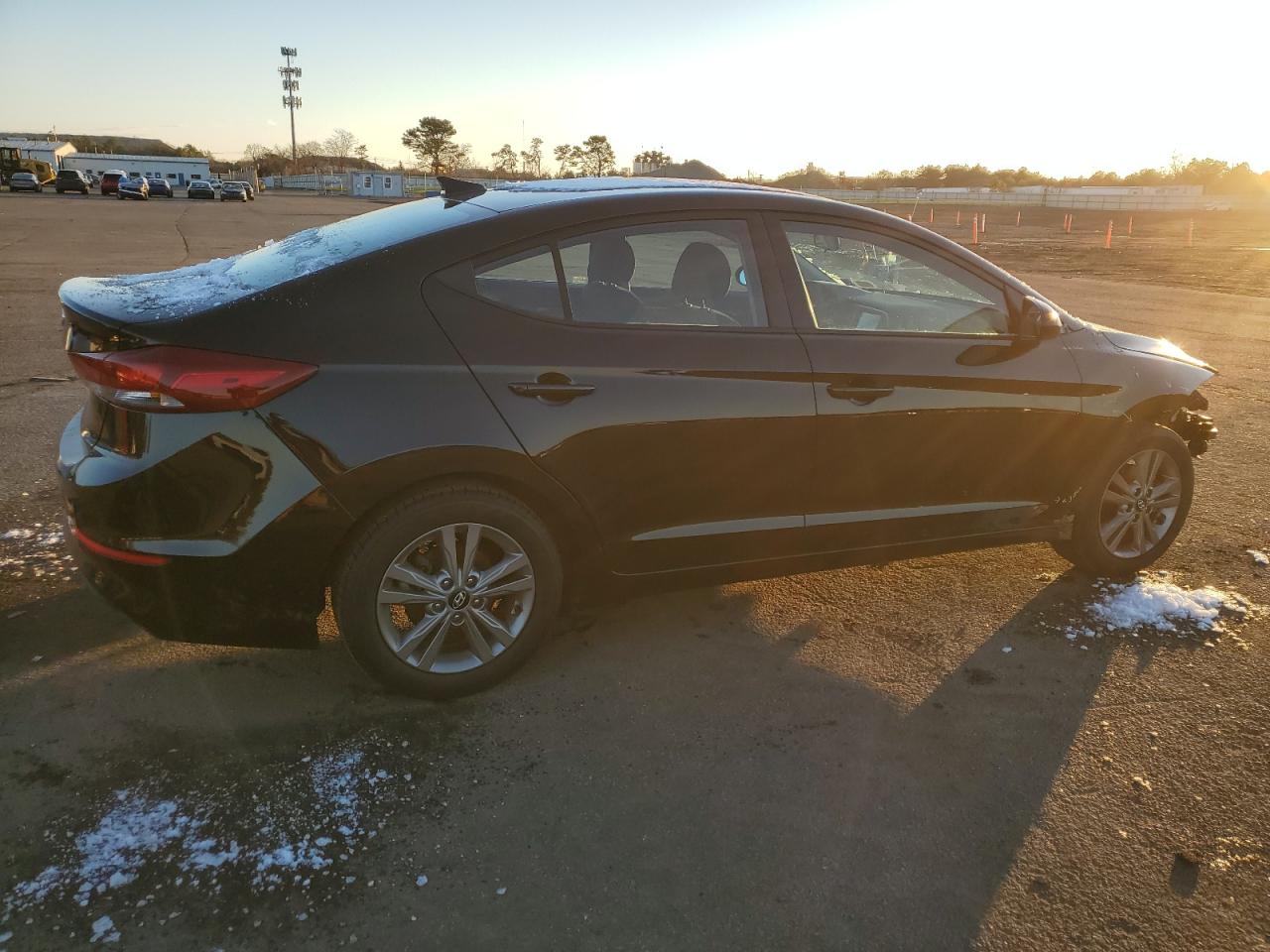 VIN 5NPD84LF9JH391607 2018 HYUNDAI ELANTRA no.3