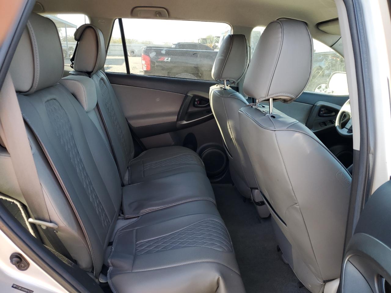 2011 Toyota RAV 4 - Image 10