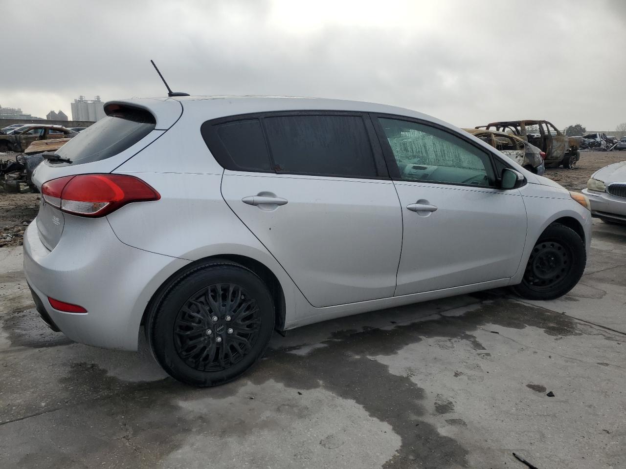 VIN KNAFK5A88G5644426 2016 KIA FORTE no.3