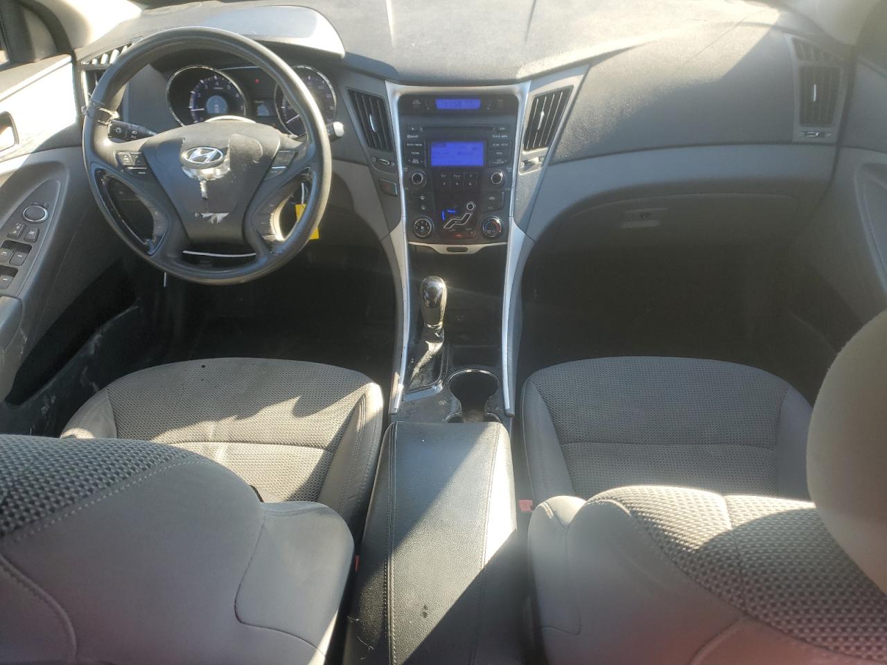 2013 Hyundai Sonata - Image 8