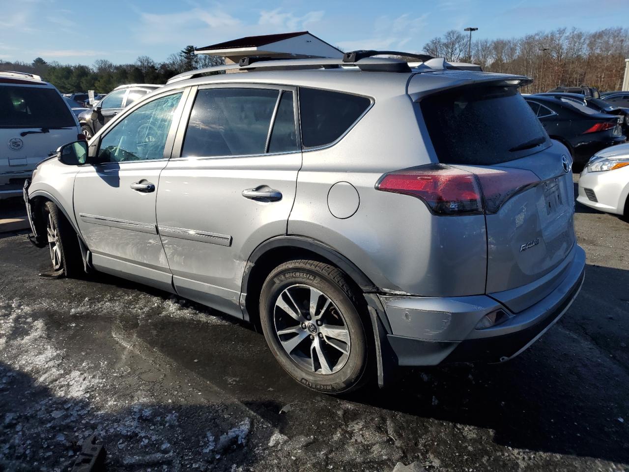 VIN 2T3RFREV9HW572352 2017 TOYOTA RAV4 no.2