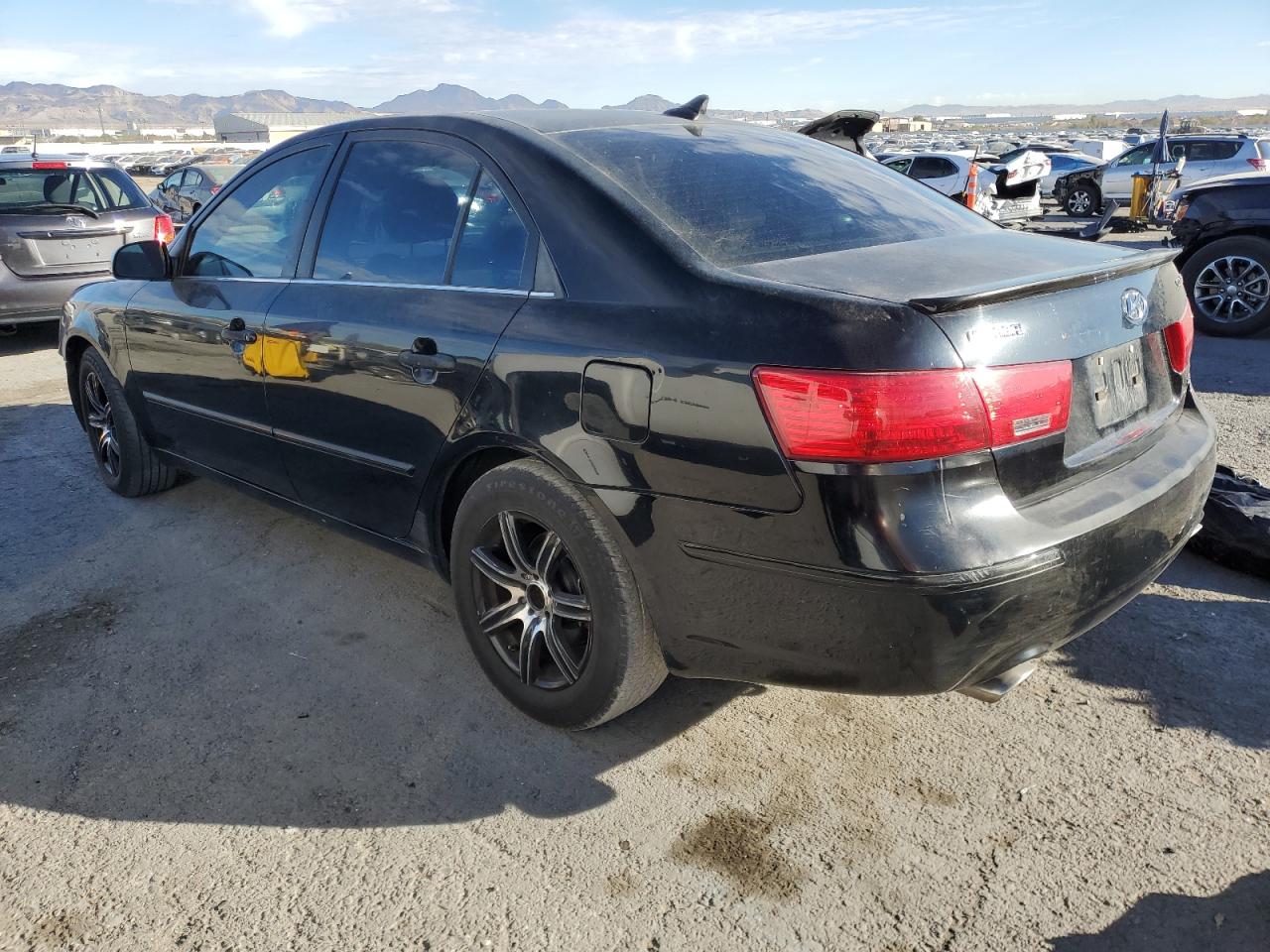 2009 Hyundai Sonata - Image 2